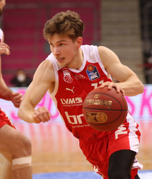 国内联赛中 国内联赛中